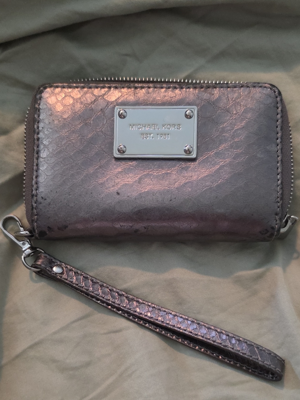 AWESOME Michael Kors PYTHON Metallic Wristlet ZIP AROUND WALLET